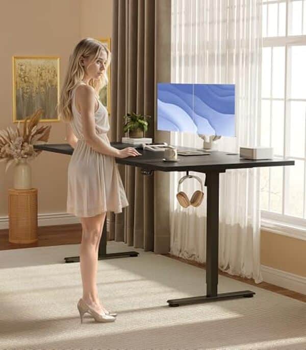 Découvrez notre test détaillé du bureau assis debout électrique OffiGo 180 cm noir : ergonomie, motorisation, stabilité et rapport qualité-prix pour votre espace de travail.